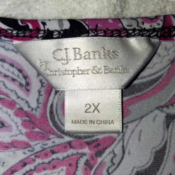 2x CJ Banks short sleeve top purple/black/white paisley - Picture 4 of 6